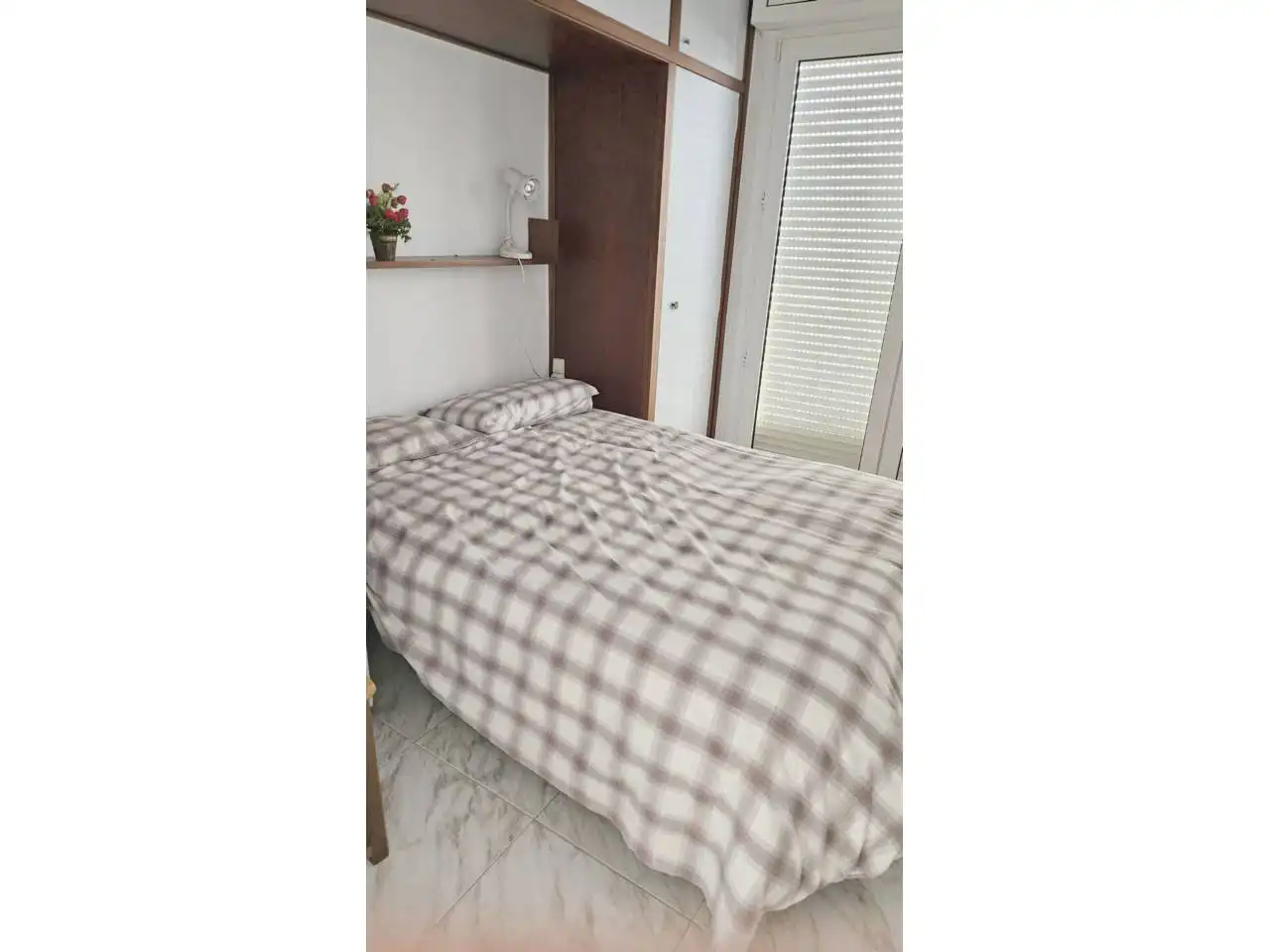 Habitación de Piso de alquiler en Vilanova i la Geltrú con Jardín privado, Terraza y Amueblado