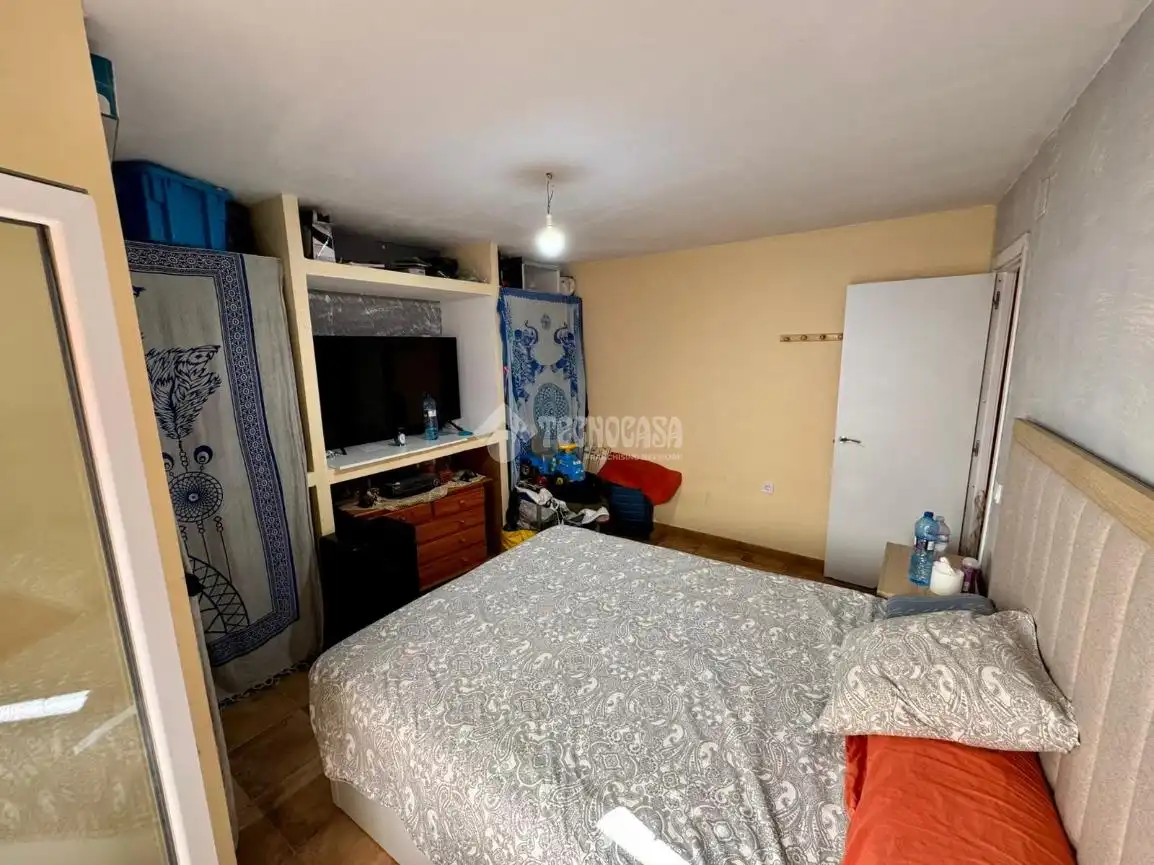 Habitación de Casa adosada en venta en Tarancón con Terraza y Internet