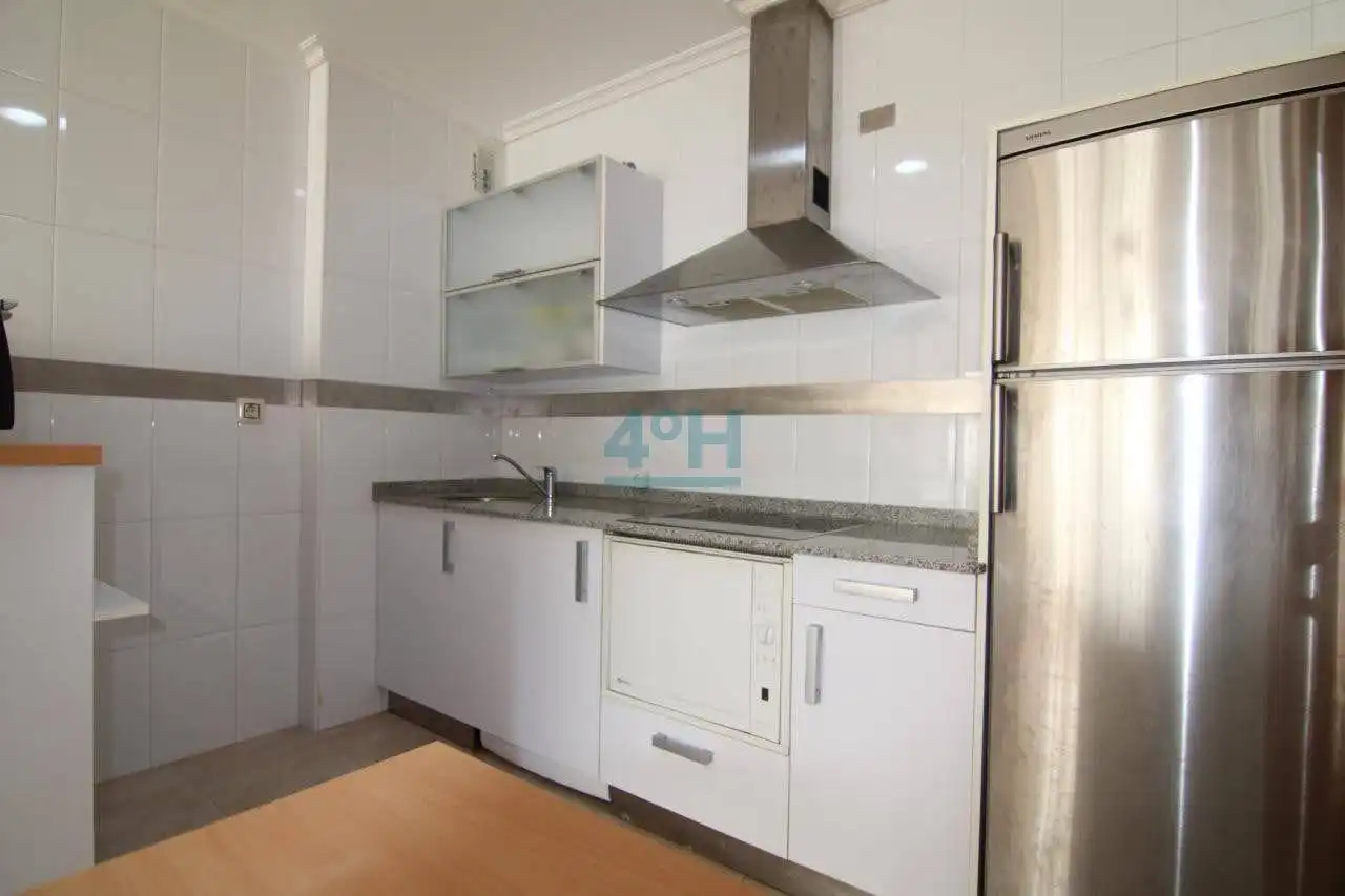 Kitchen of Study for rent in Ourense Capital   with Air Conditioner, Heating and Parquet flooring