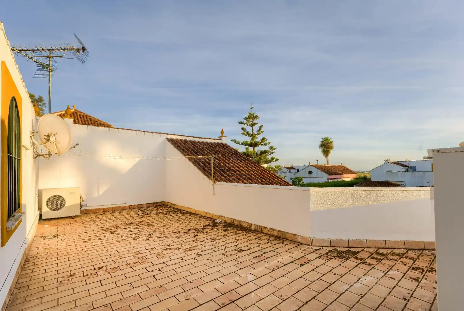 Garden of Houses for sale in Espartinas  with Air Conditioner, Private garden and Terrace
