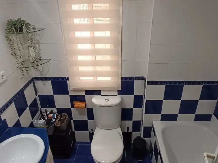 Baño de Piso en venta en Almería con Parquet, Amueblado y Lavadora