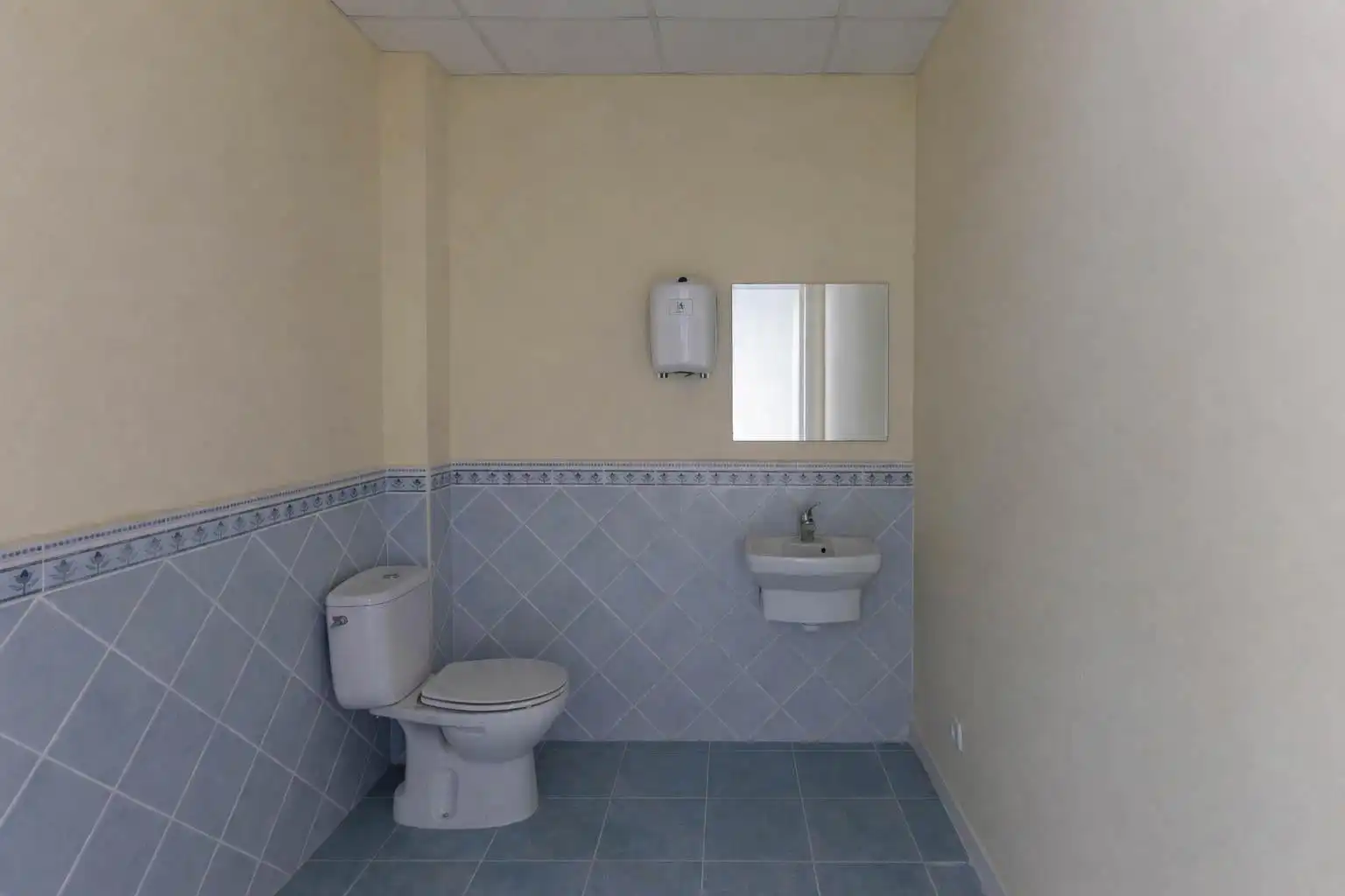 Business premises for sale in Carrer de Faraday, imagen 10