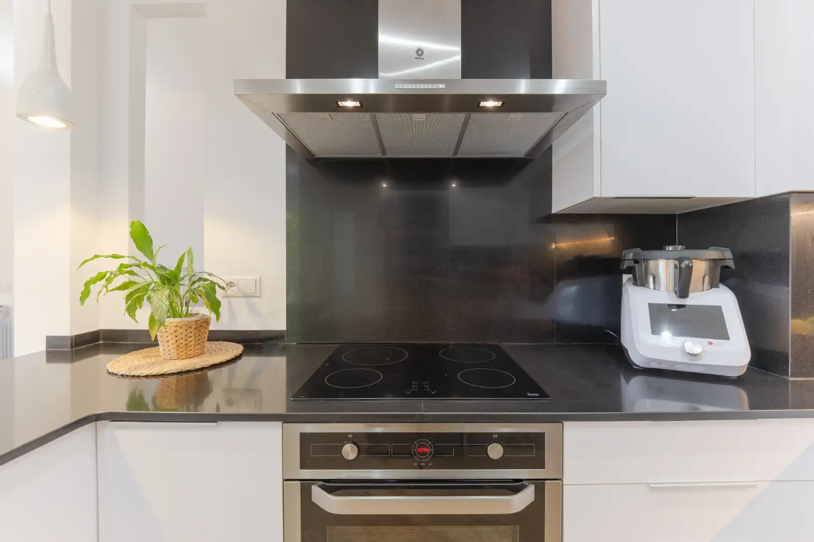 Küche von Wohnung zum Verkauf in Girona mit Klimaanlage, Heizung und Parkett