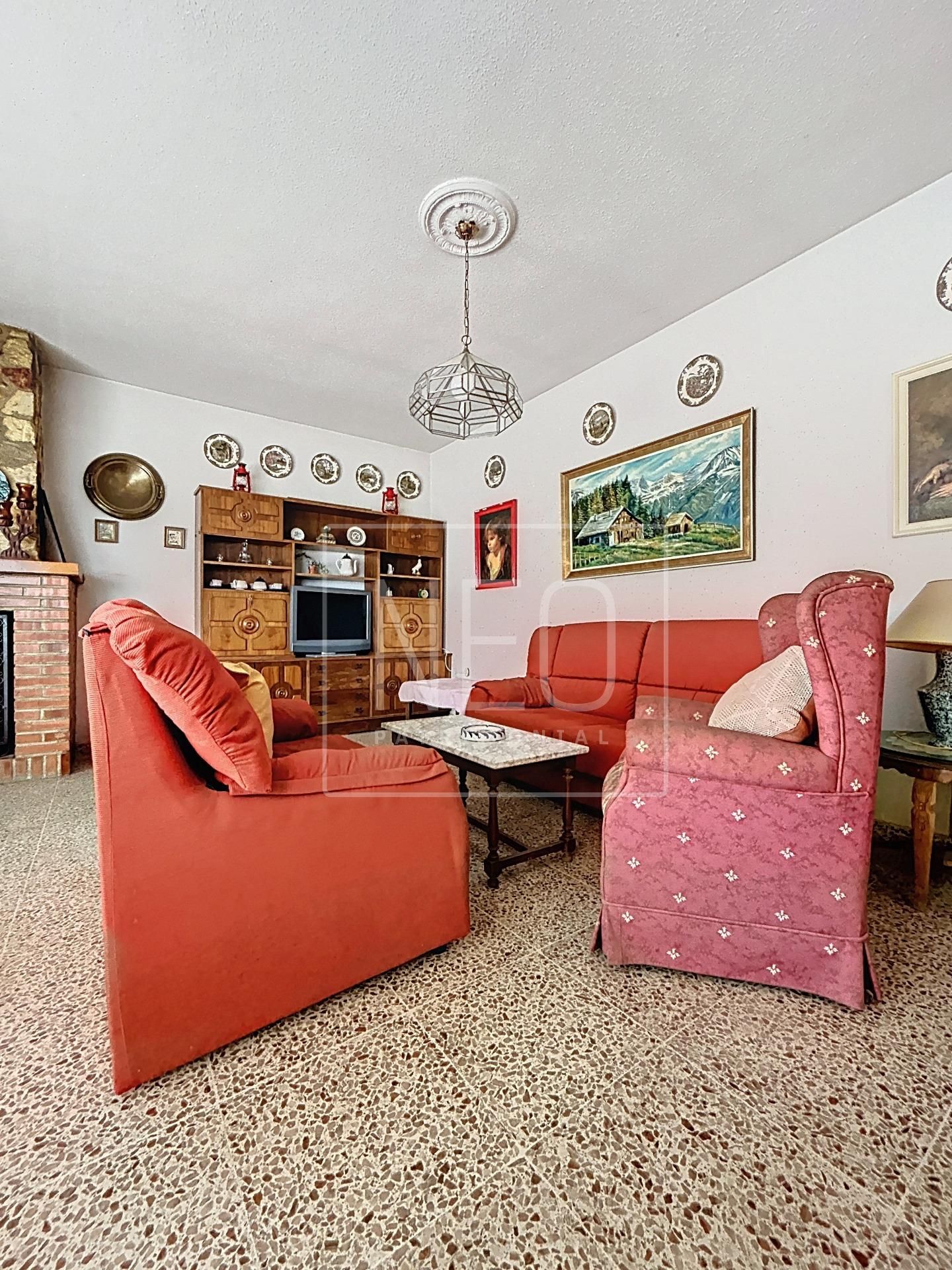Sala d'estar de Casa o xalet en venda en Alfacar amb Jardí privat, Terrassa i Piscina