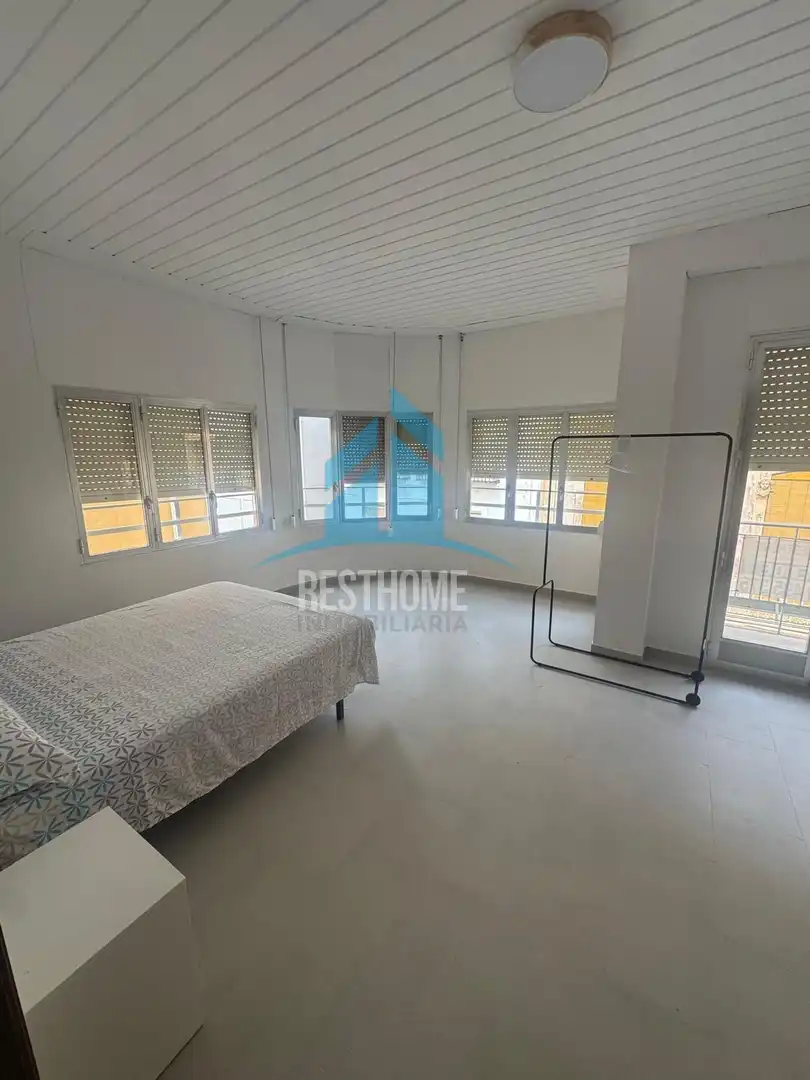 Bedroom of Flat for share in Cullera  with Air Conditioner, Terrace and Furnished
