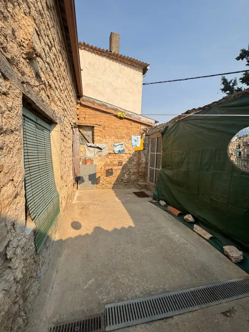Vista exterior de Finca rústica en venda en Amusquillo amb Calefacció, Terrassa i Traster