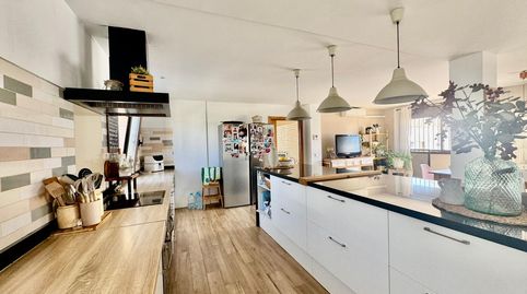 VILLA INDEPENDIENTE CON APARTAMENTO PRIVADO EN LA SIERREZUELA – 880.000 €