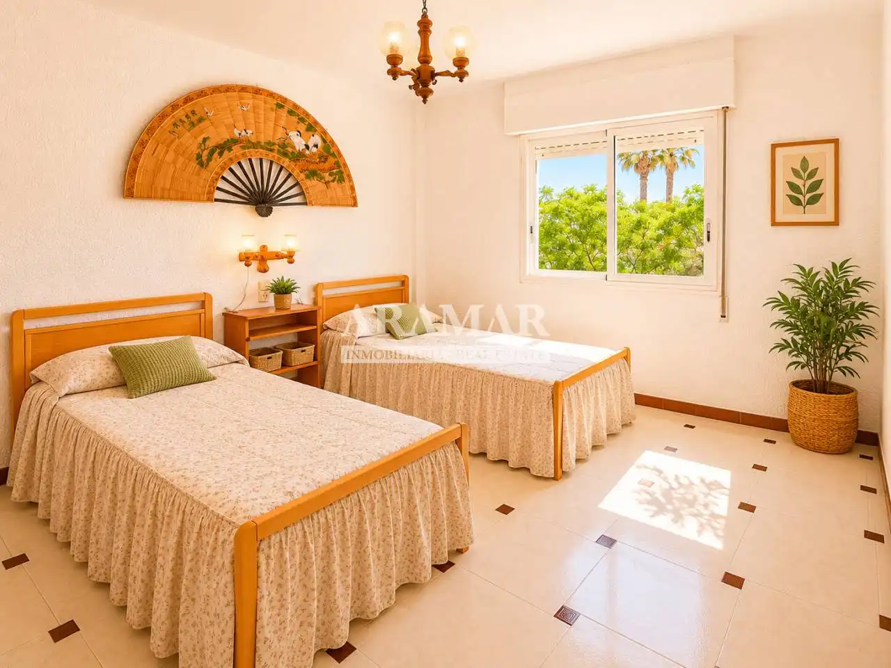 Habitación de Casa o chalet en venta en Oliva con Jardín privado