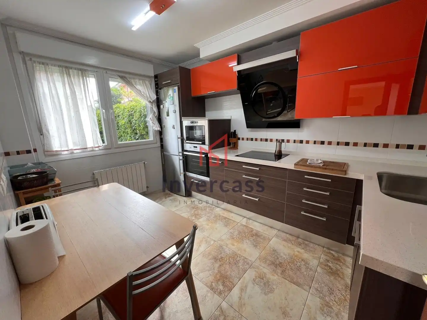 Cocina de Casa adosada en venta en Castro-Urdiales con Calefacción, Jardín privado y Terraza