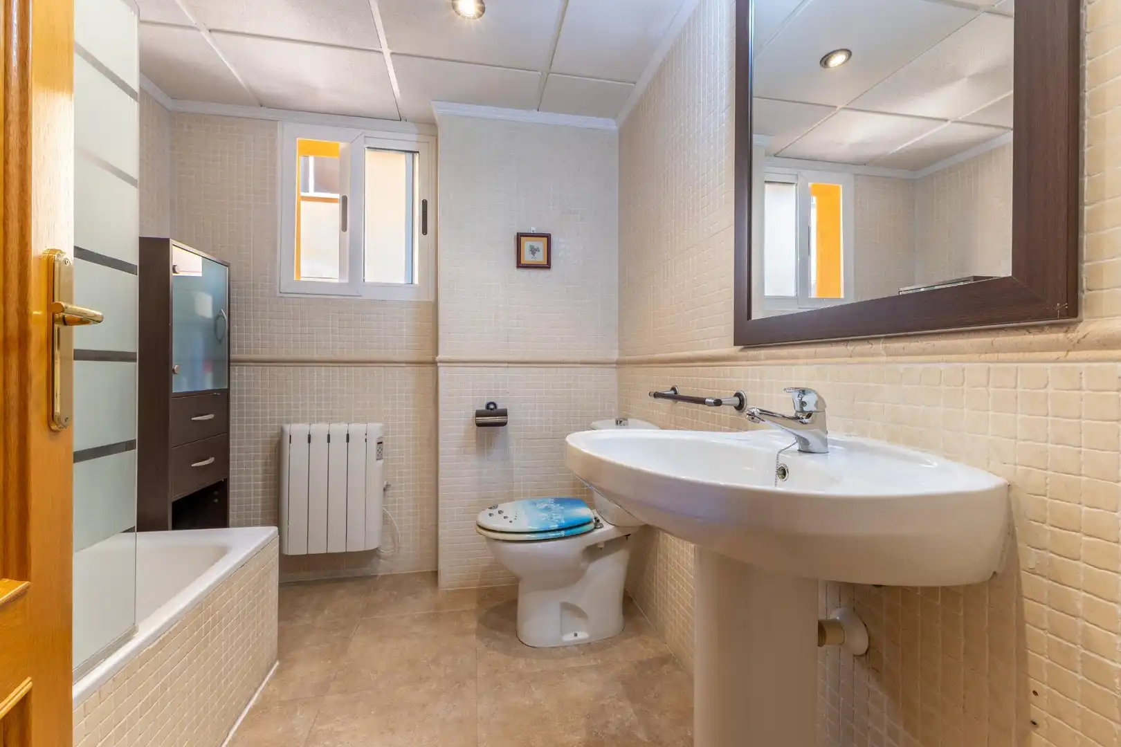 Bathroom of Flat for sale in Sagunto / Sagunt  with Air Conditioner, Heating and Storage room