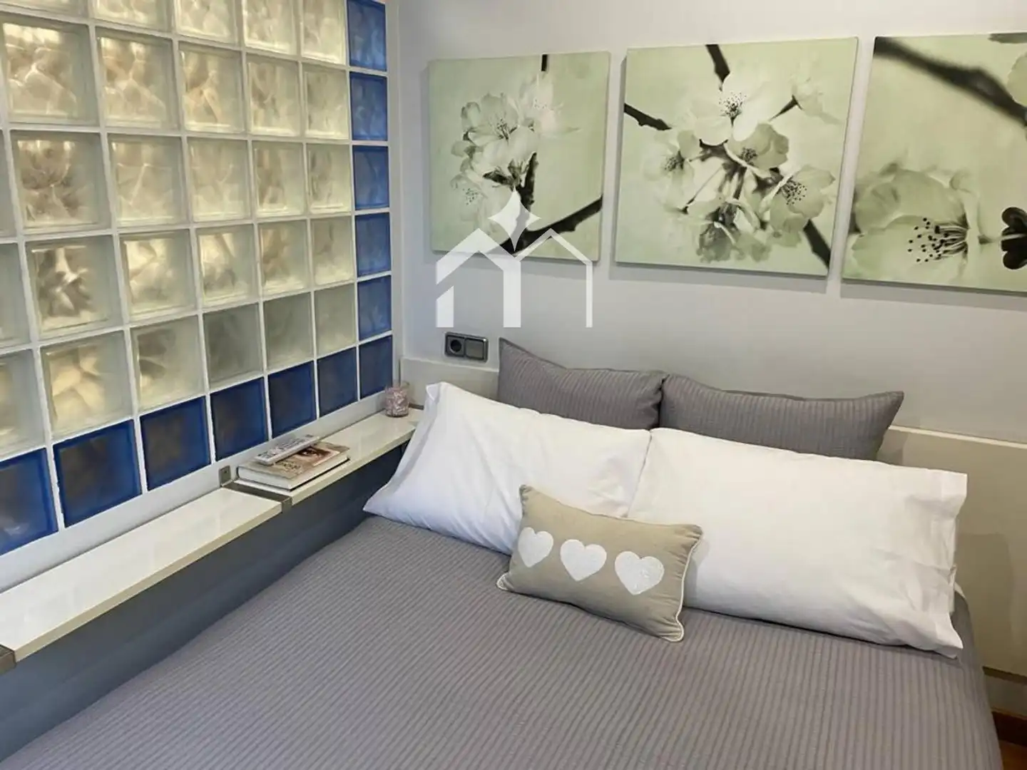 Bedroom of Flat for rent in Vigo   with Heating, Furnished and Oven