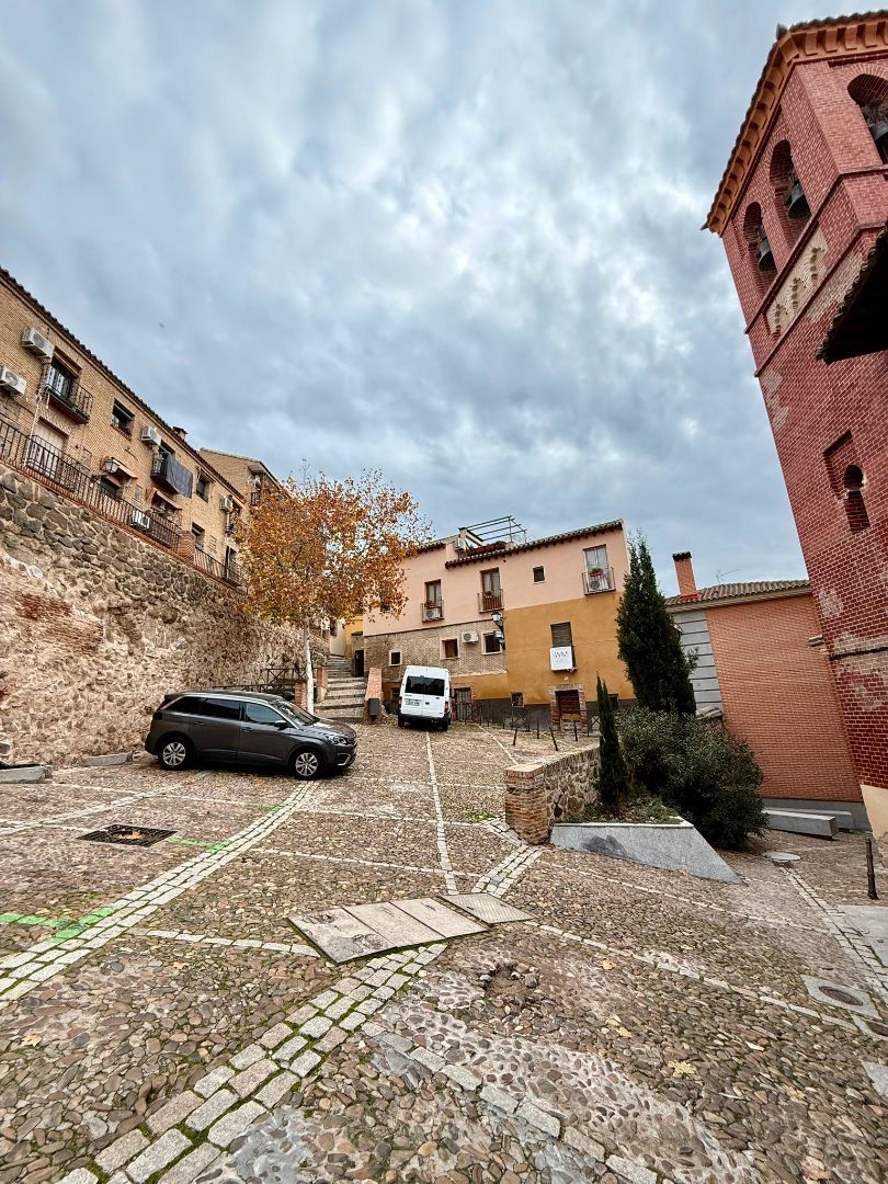 Vista exterior de Casa adosada en venda en  Toledo Capital