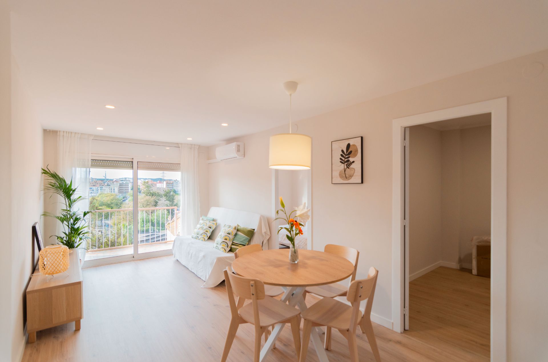 Sala d'estar de Pis en venda en Ripollet amb Aire condicionat, Parquet i Moblat