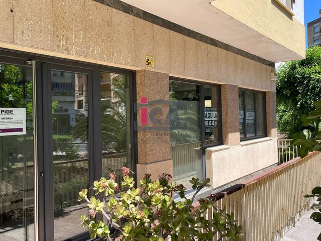 Local comercial en Alquiler en AVDA HERNÁN CORTES en Ruta de la Plata