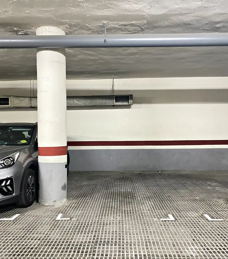Parkplatz von Maisonette zum Verkauf in L'Hospitalet de Llobregat mit Klimaanlage, Heizung und Terrasse