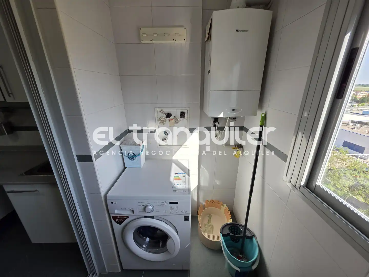 Kitchen of Flat for rent in Madrid  with Air Conditioner, Parquet flooring and Storage room