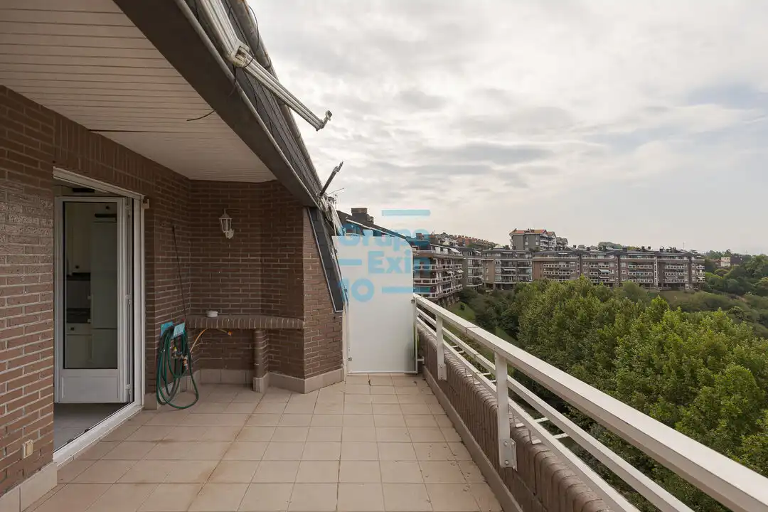 Terraza de Ático en venta en Donostia - San Sebastián  con Calefacción, Terraza y Piscina