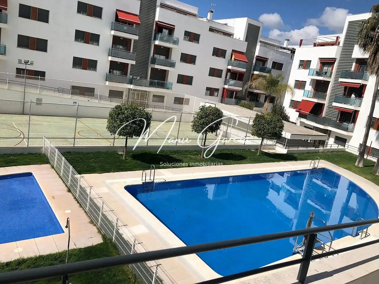 Swimming pool of Flat for rent in Lucena  with Air Conditioner, Furnished and Internet