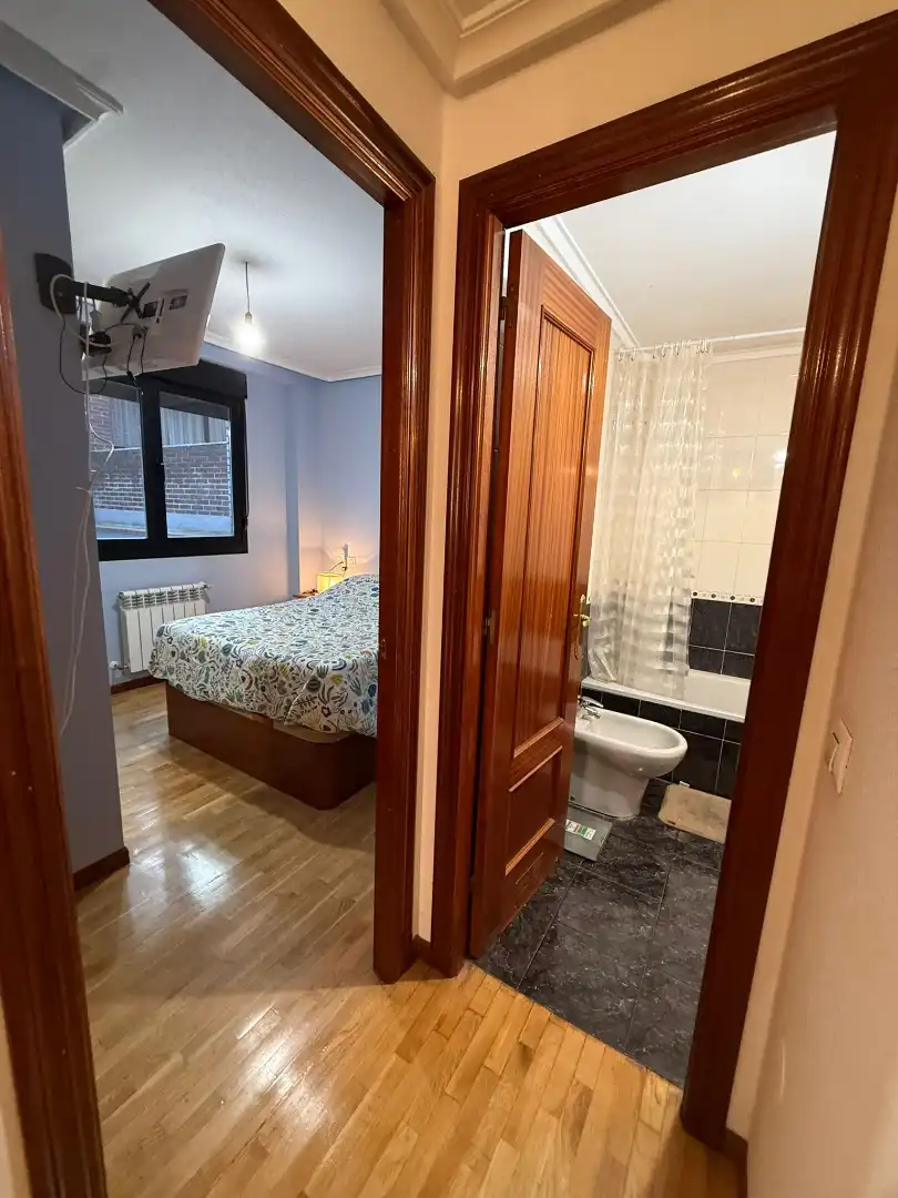 Schlafzimmer von Wohnung zum Verkauf in Oviedo  mit Heizung, Terrasse und Abstellraum