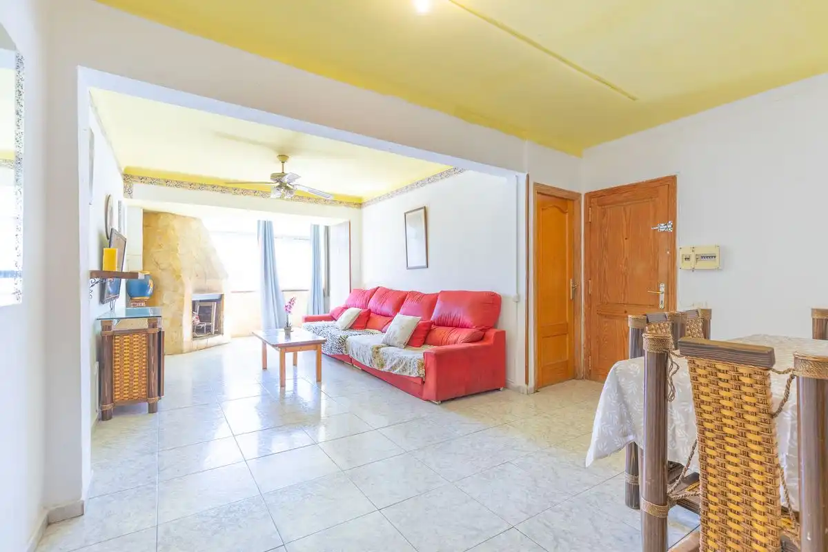 Sala de estar de Piso en venta en Santa Eulària des Riu con Aire acondicionado, Calefacción y Terraza