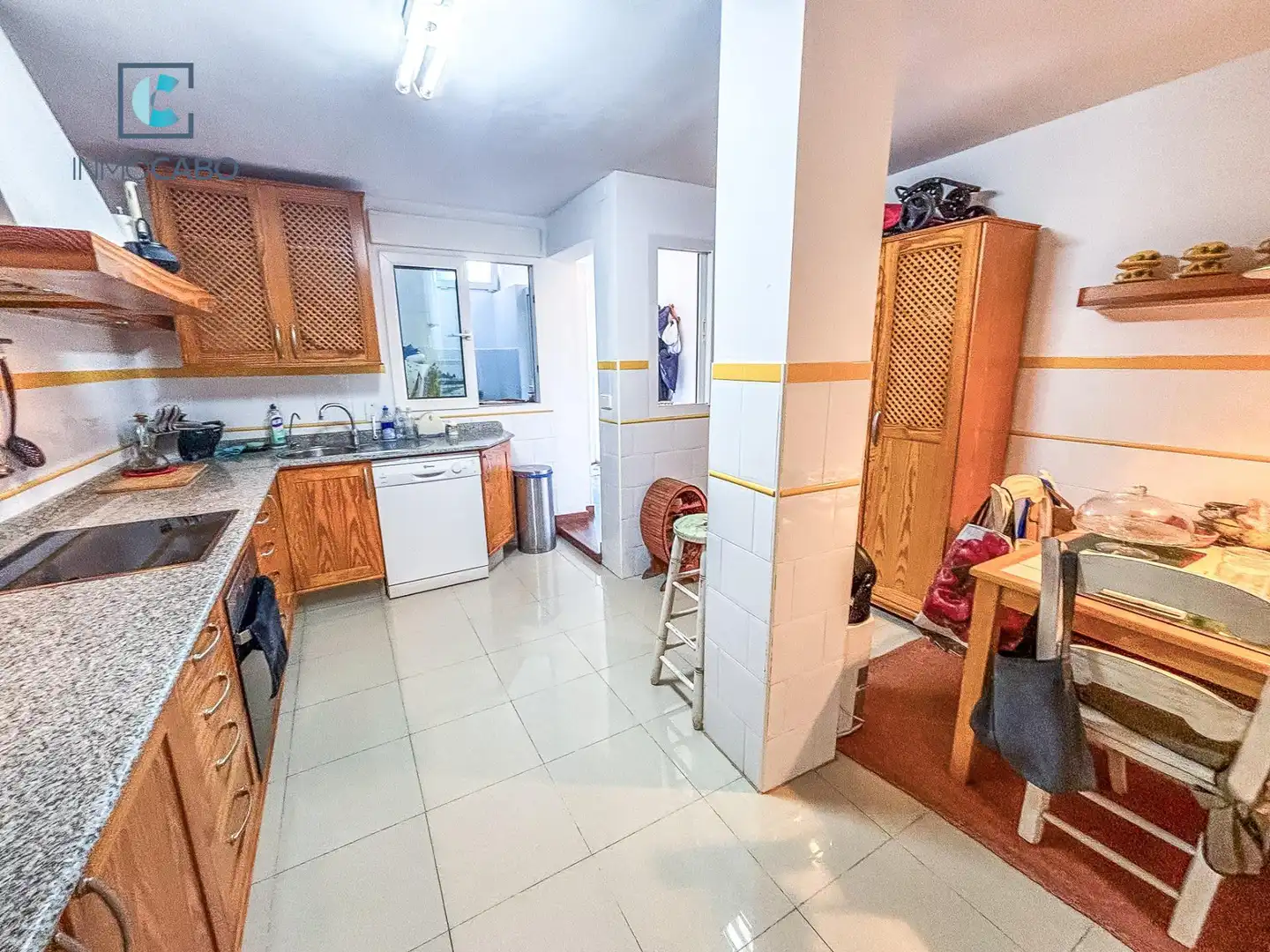 Küche von Erdgeschoss zum Verkauf in Cartagena mit Heizung, Privatgarten und Terrasse