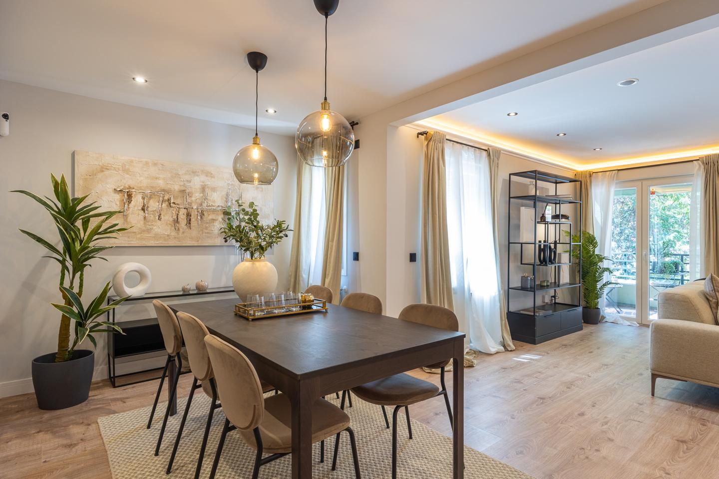 Dining room of Flat to rent in  Madrid Capital  with Heating, Parquet flooring and Terrace