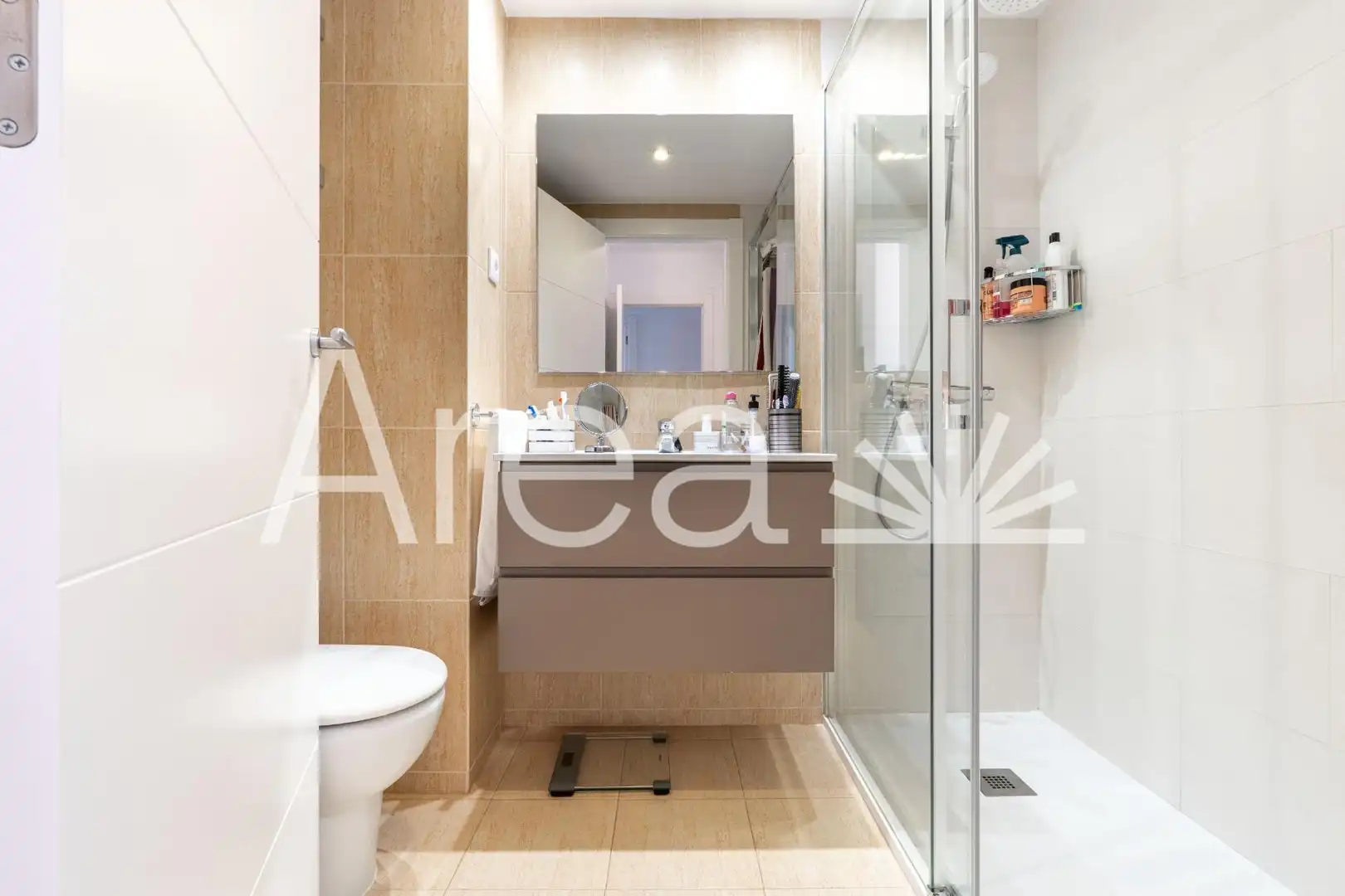Baño de Piso en venta en Mataró con Aire acondicionado, Calefacción y Terraza