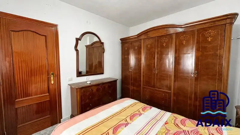 Habitación de Casa adosada en venta en Huecas con Calefacción y Balcón