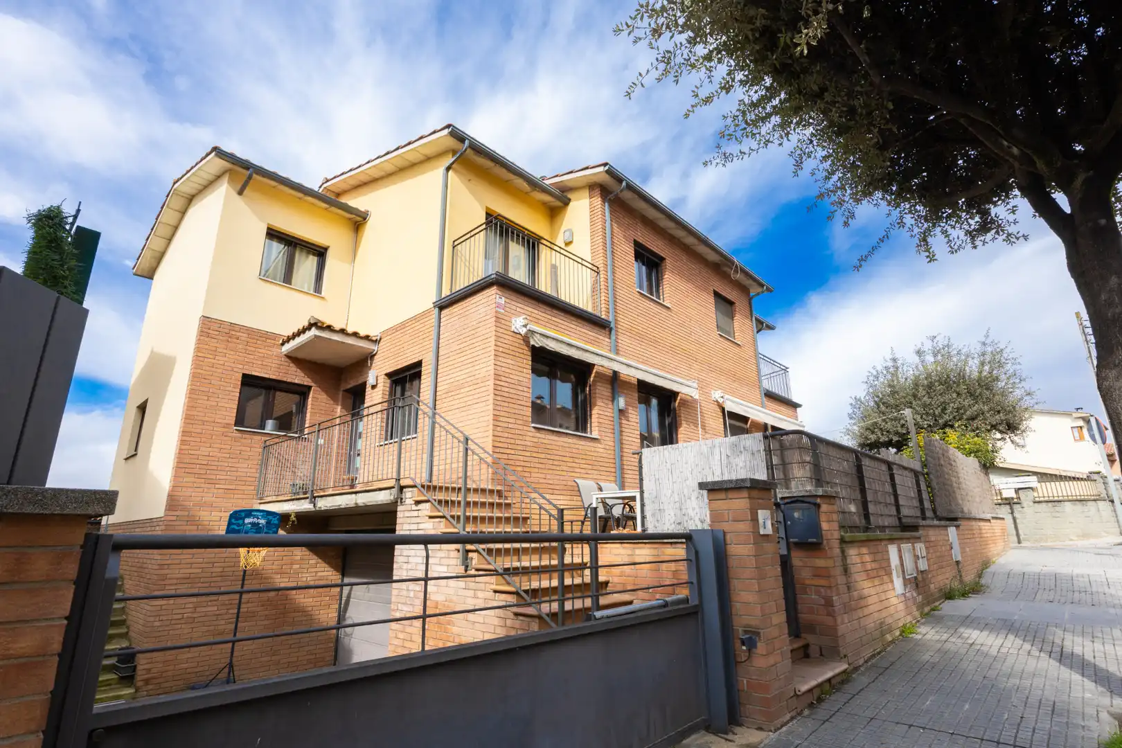 Vista exterior de Casa adosada en venta en Folgueroles con Calefacción, Jardín privado y Parquet