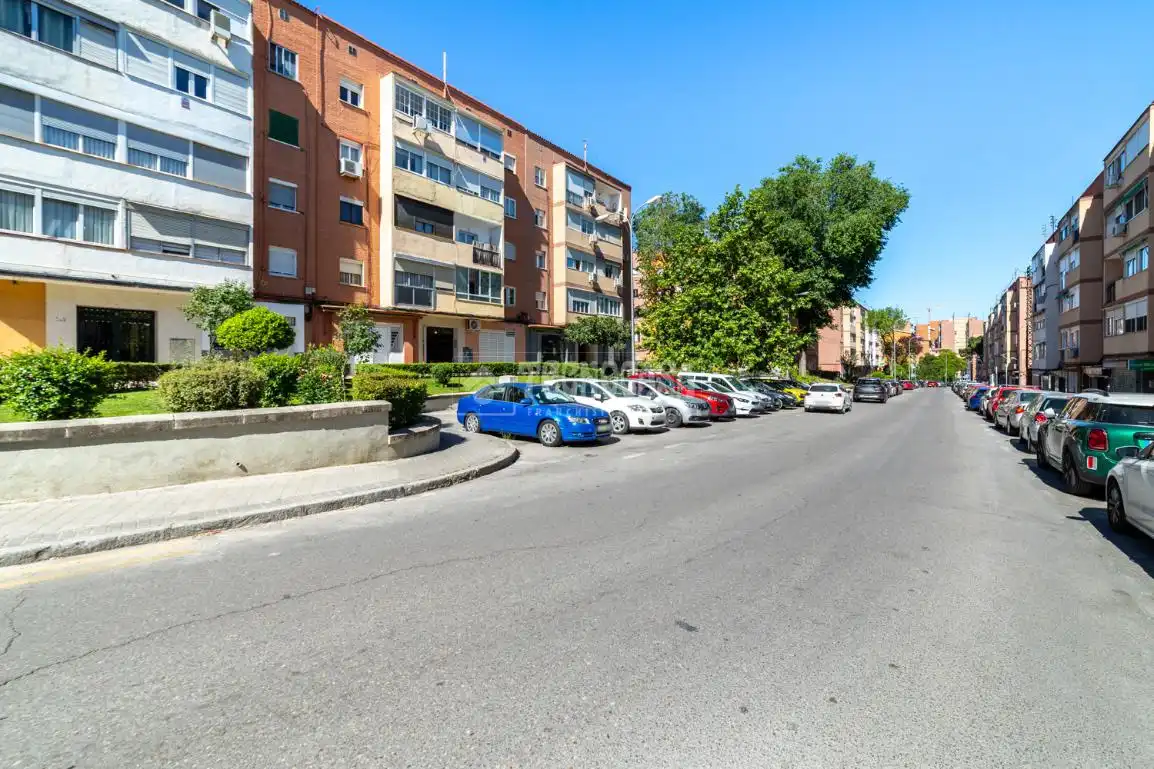 Vista exterior de Piso en venta en Madrid con Calefacción y Trastero