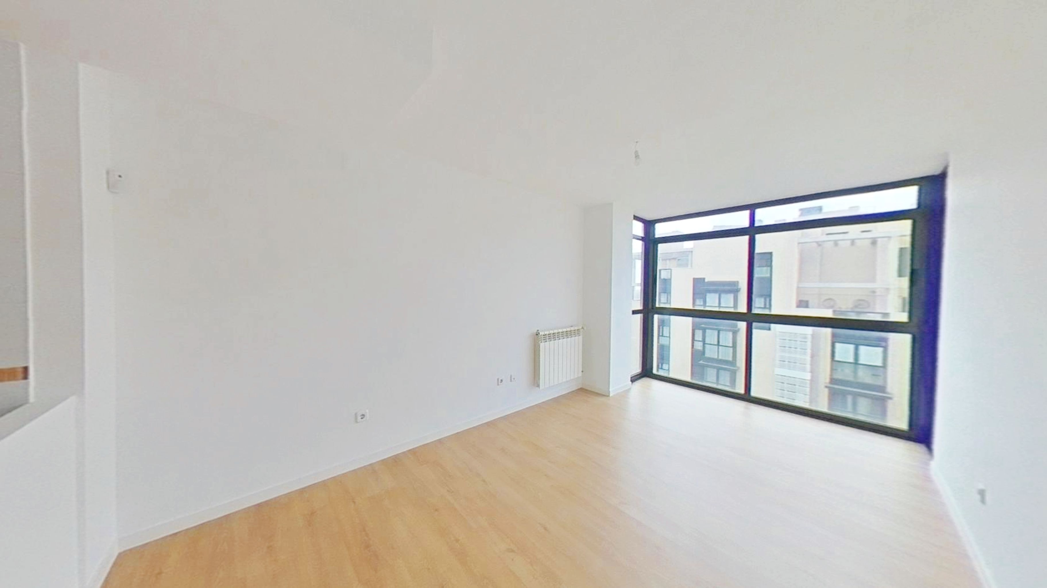 Piso en venta en  Madrid Capital con Calefacción, Trastero y Piscina