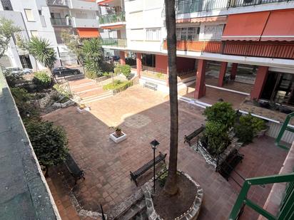 Vista exterior de Pis en venda en Fuengirola amb Aire condicionat i Terrassa