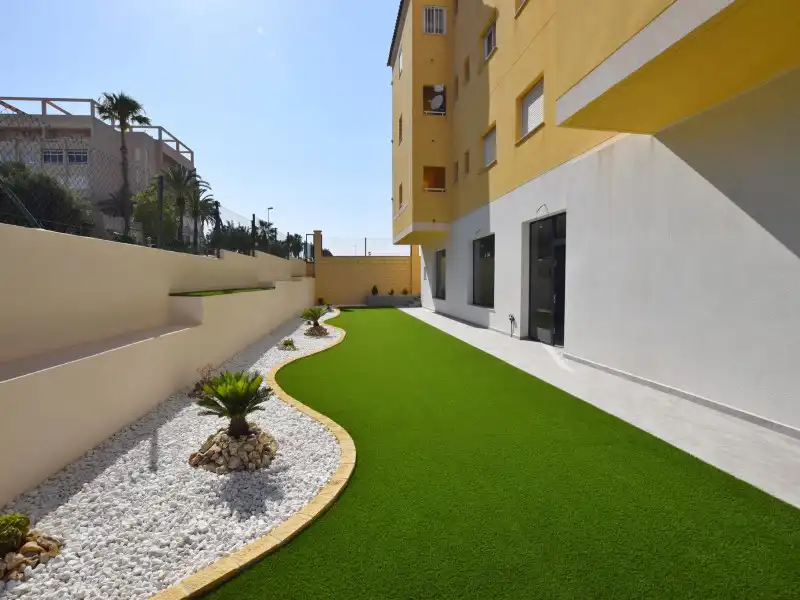 Terrassa de Àtic en venda en Torrevieja amb Aire condicionat, Calefacció i Jardí privat