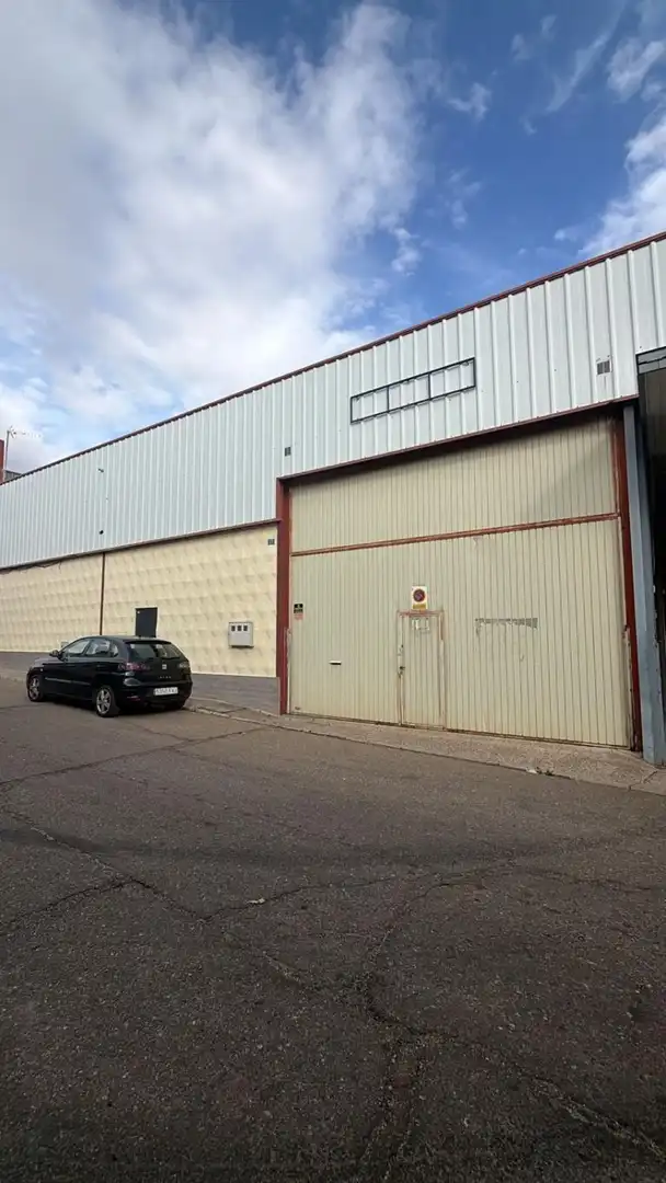 Vista exterior de Nau industrial de lloguer en Zaratán, Valladolid