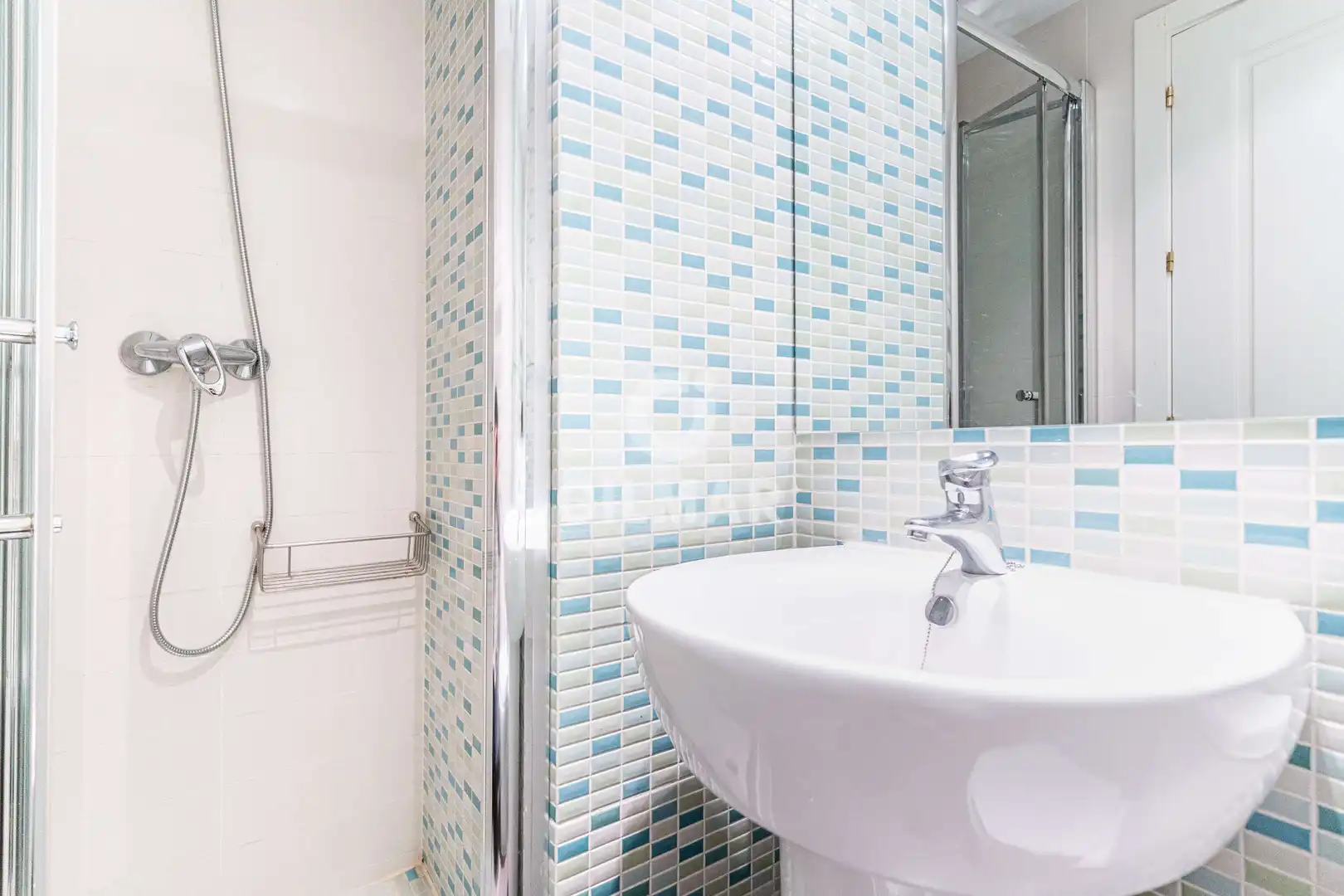 Baño de Piso en venta en Madrid con Calefacción, Jardín privado y Trastero