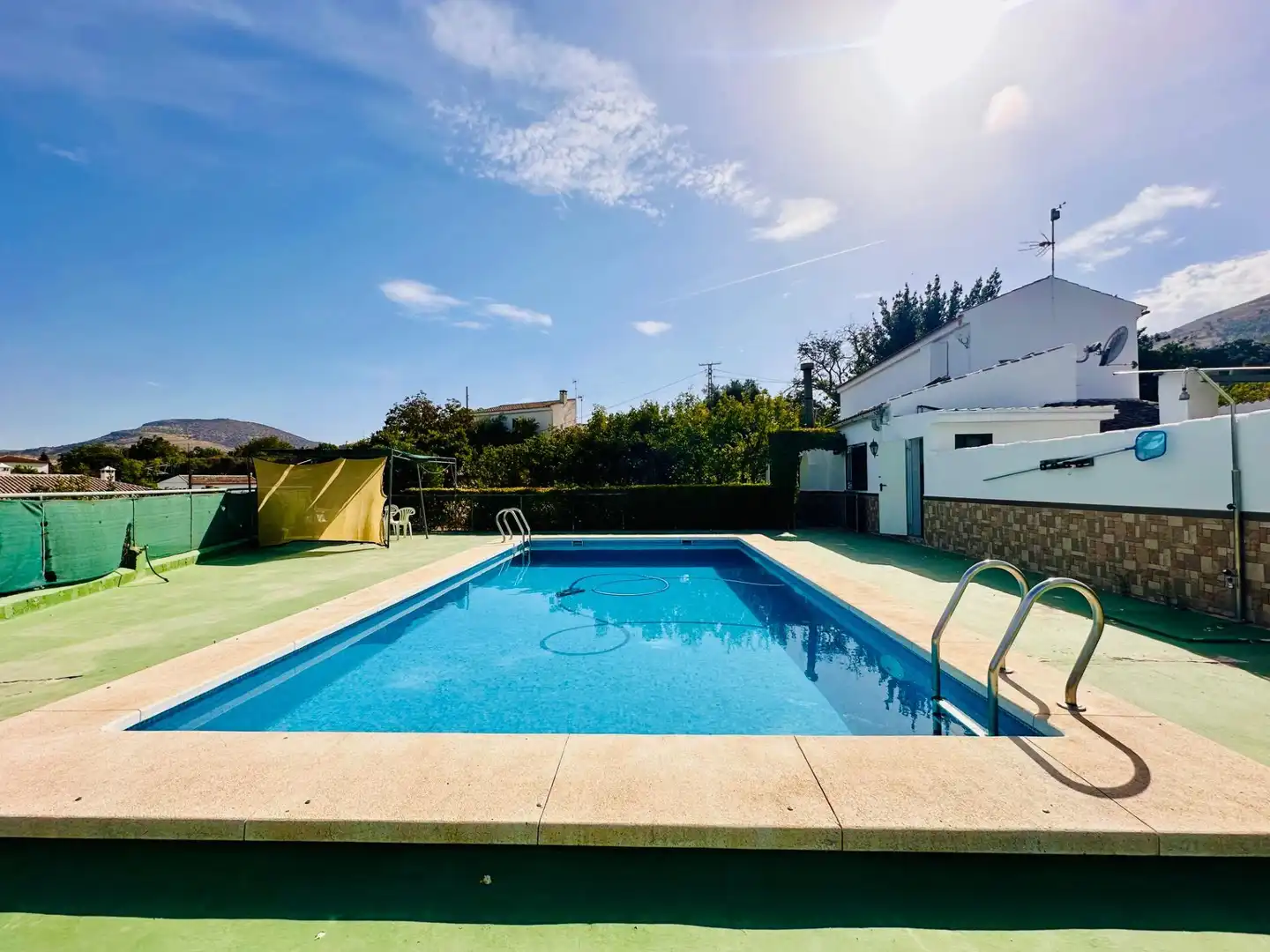 Schwimmbecken von Country house zum Verkauf in Loja mit Privatgarten, Terrasse und Abstellraum
