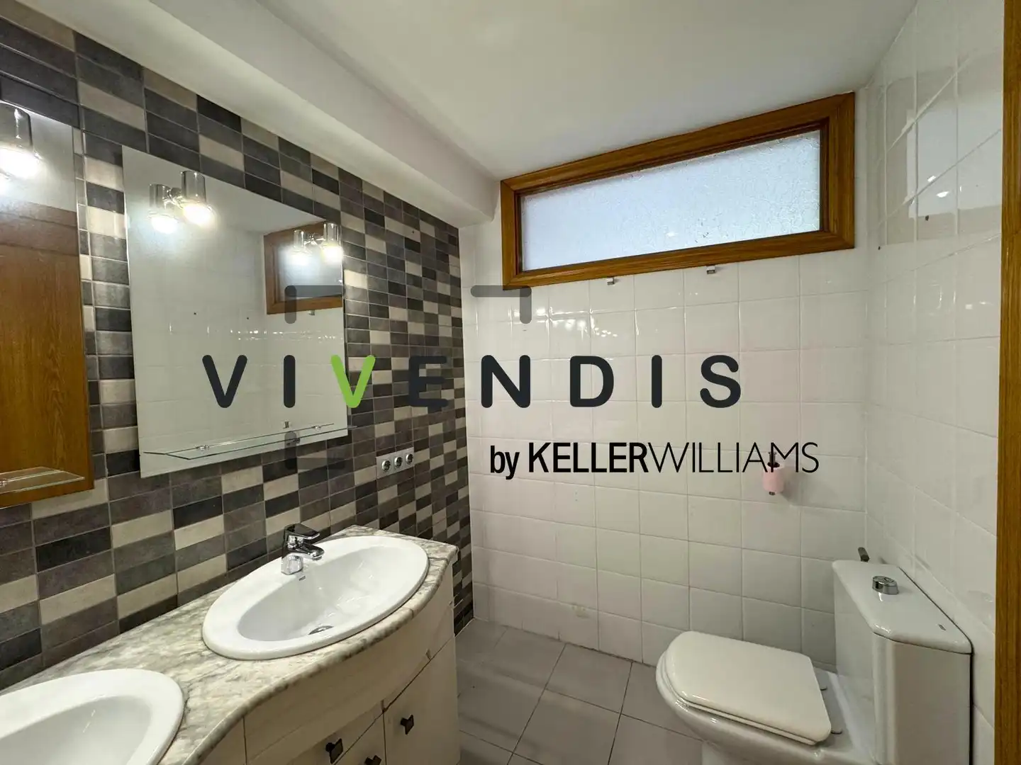 Baño de Piso en venta en Sant Andreu de la Barca con Aire acondicionado