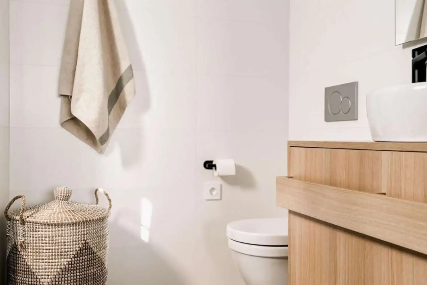 Bany de Apartament en venda en Orihuela amb Terrassa, Piscina i Moblat