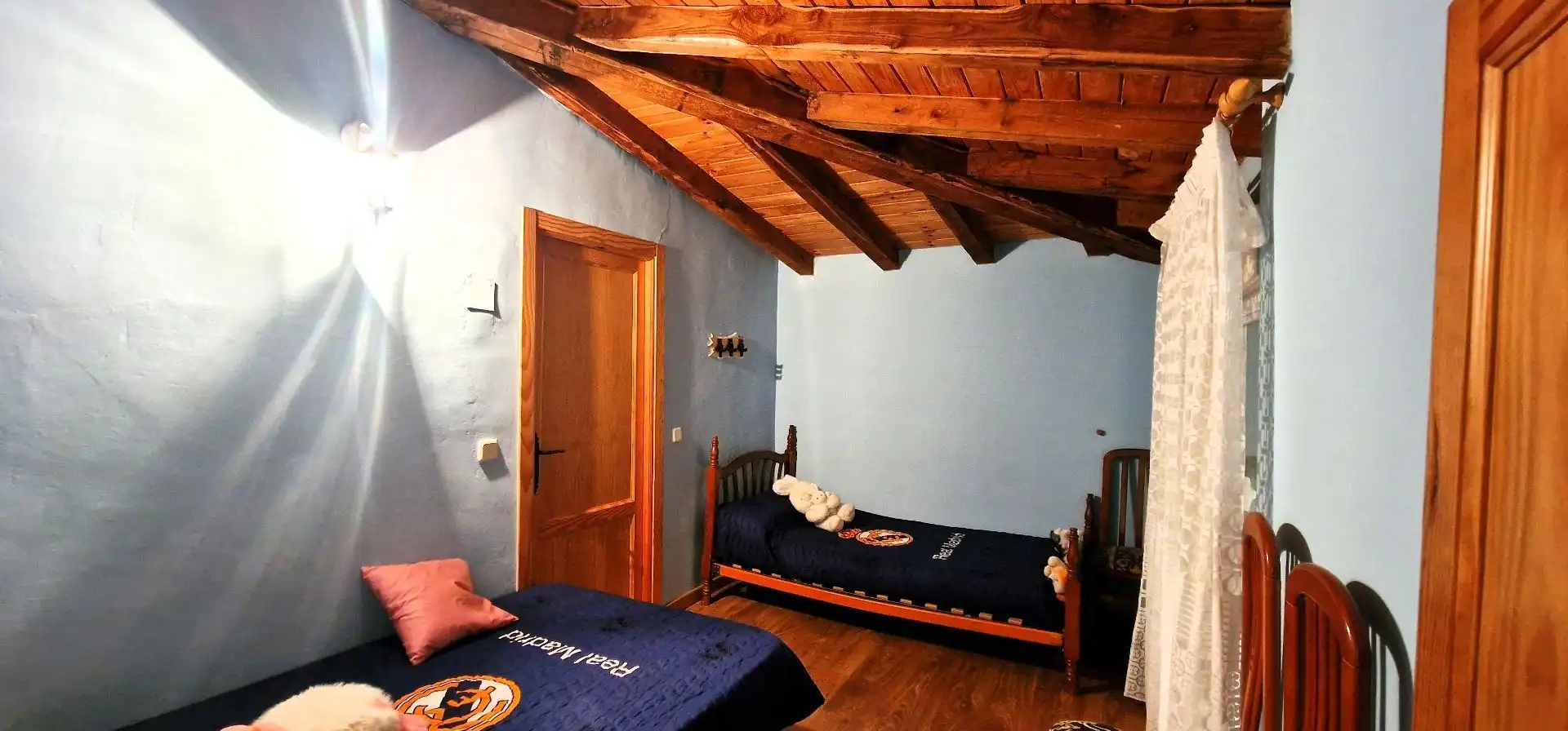 Schlafzimmer von Einfamilien-Reihenhaus zum Verkauf in Jarandilla de la Vera mit Klimaanlage, Terrasse und Möbliert