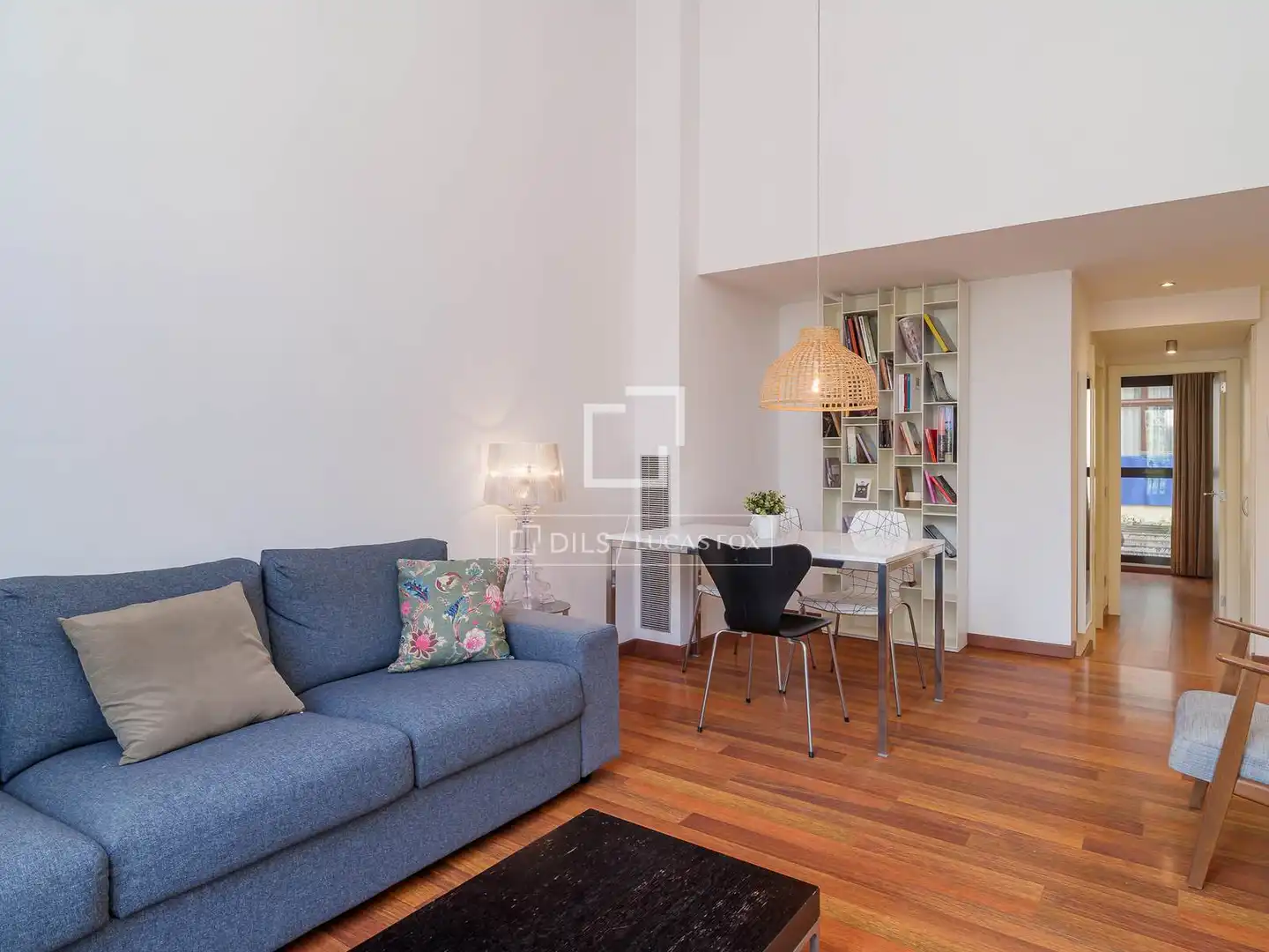 Wohnzimmer von Wohnung zum Verkauf in Barcelona mit Klimaanlage, Heizung und Parkett