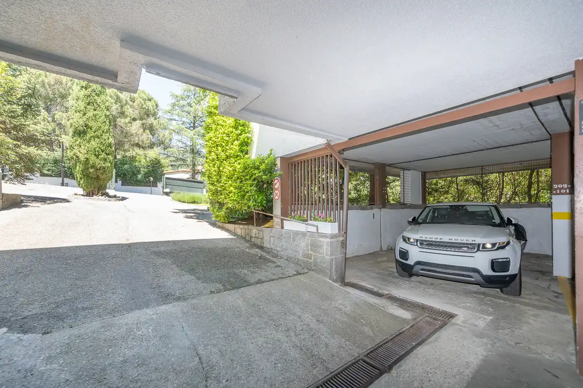 Parking of Flat for sale in El Escorial  with Air Conditioner, Heating and Parquet flooring