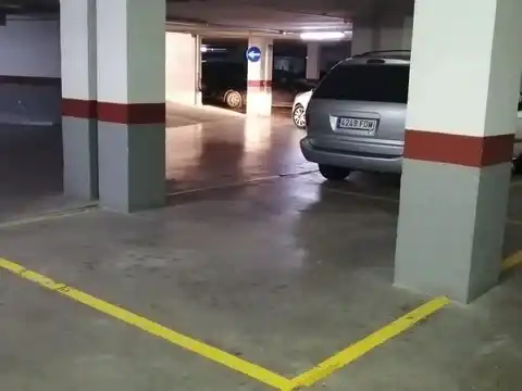 Parkplatz von Garage zur Miete in Valencia