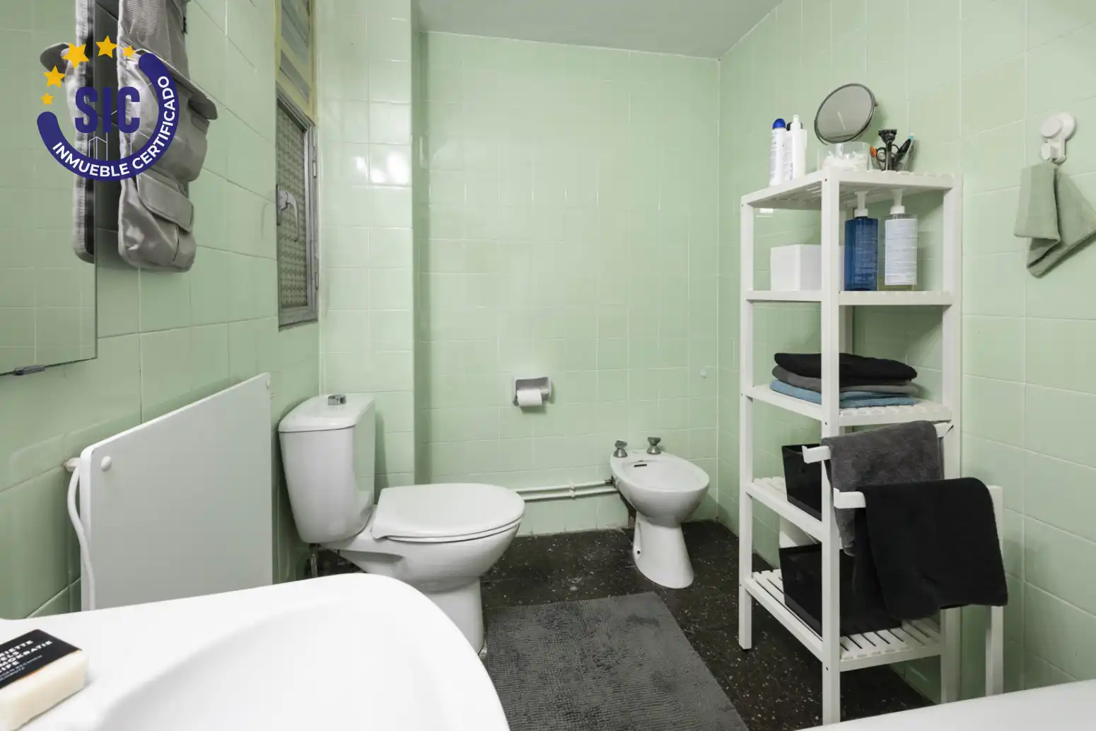 Bathroom of Flat for sale in Valencia  with Air Conditioner and Terrace