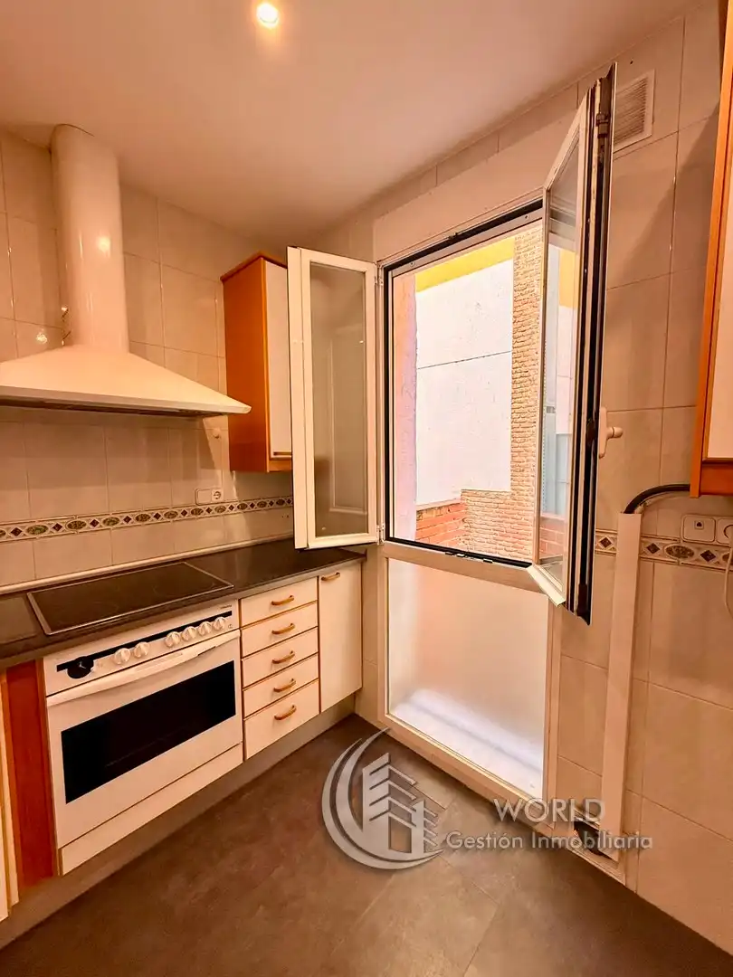 Kitchen of Flat for sale in Madrid  with Air Conditioner and Heating