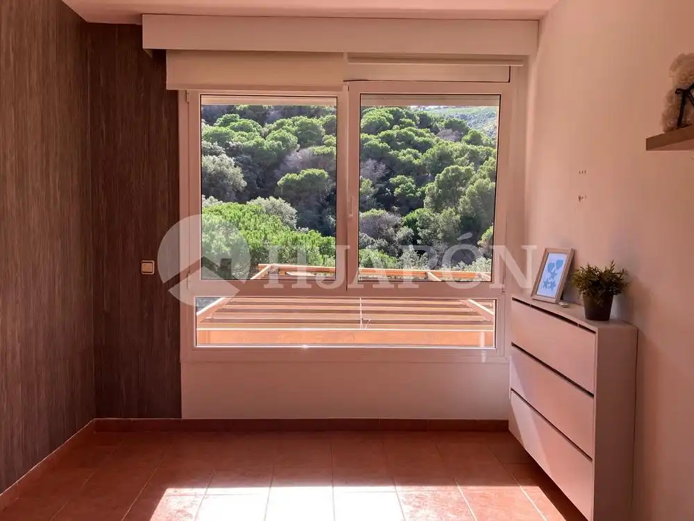Dormitori de Casa o xalet en venda en Alella amb Aire condicionat, Calefacció i Jardí privat