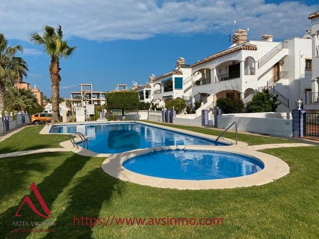 Jardí de Apartament de lloguer en Orihuela amb Aire condicionat, Moblat i Forn