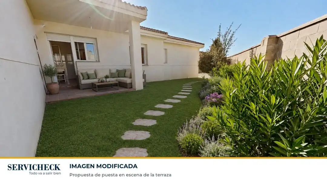 Jardí de Casa adosada en venda en Santiuste de San Juan Bautista amb Calefacció, Jardí privat i Moblat