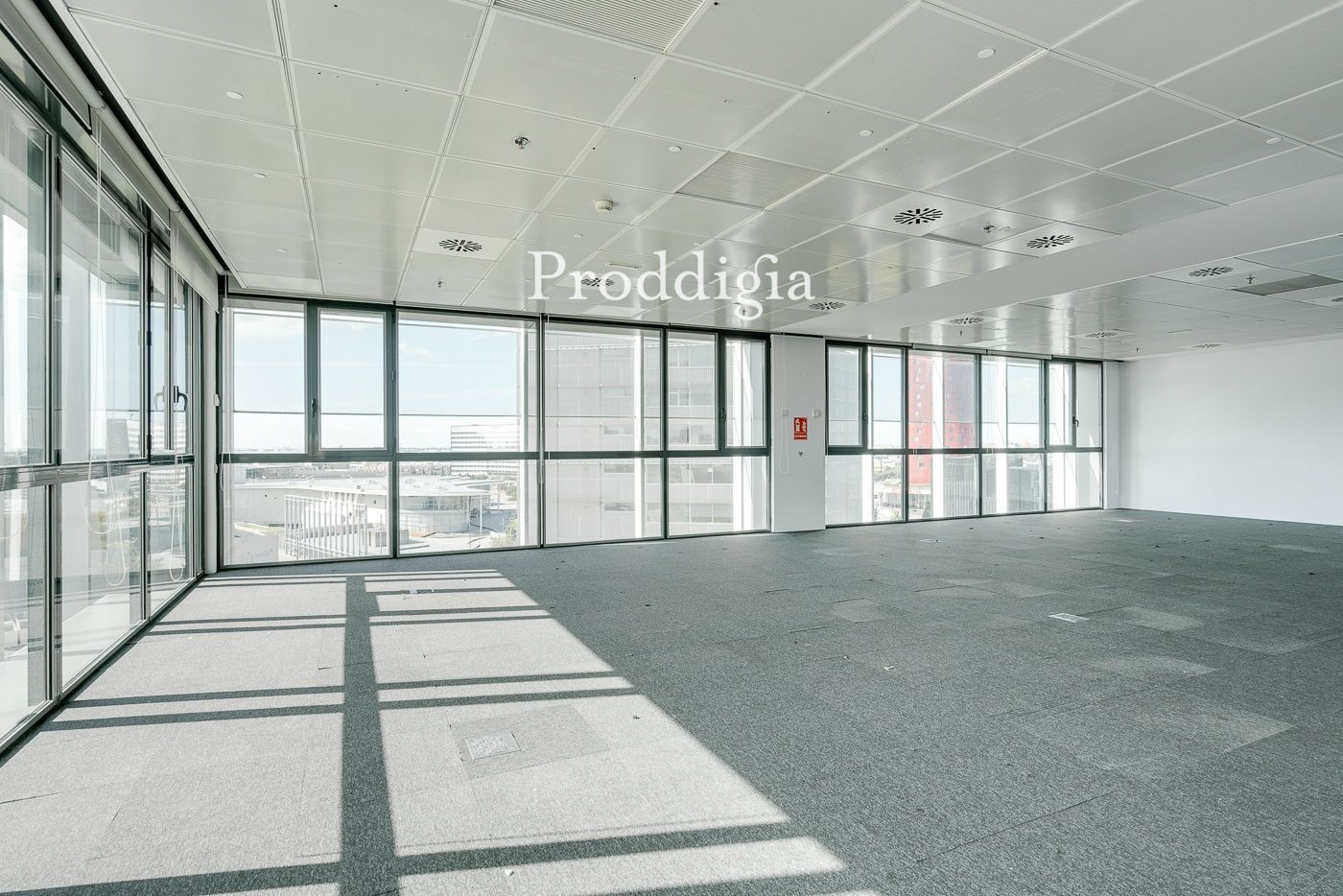 Office to rent in L'Hospitalet de Llobregat  with Air Conditioner