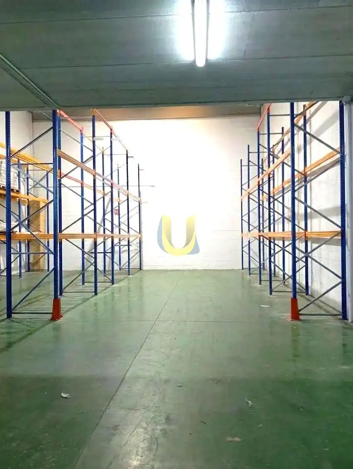 Nave industrial en alquiler en Reyes Católicos, imagen 2