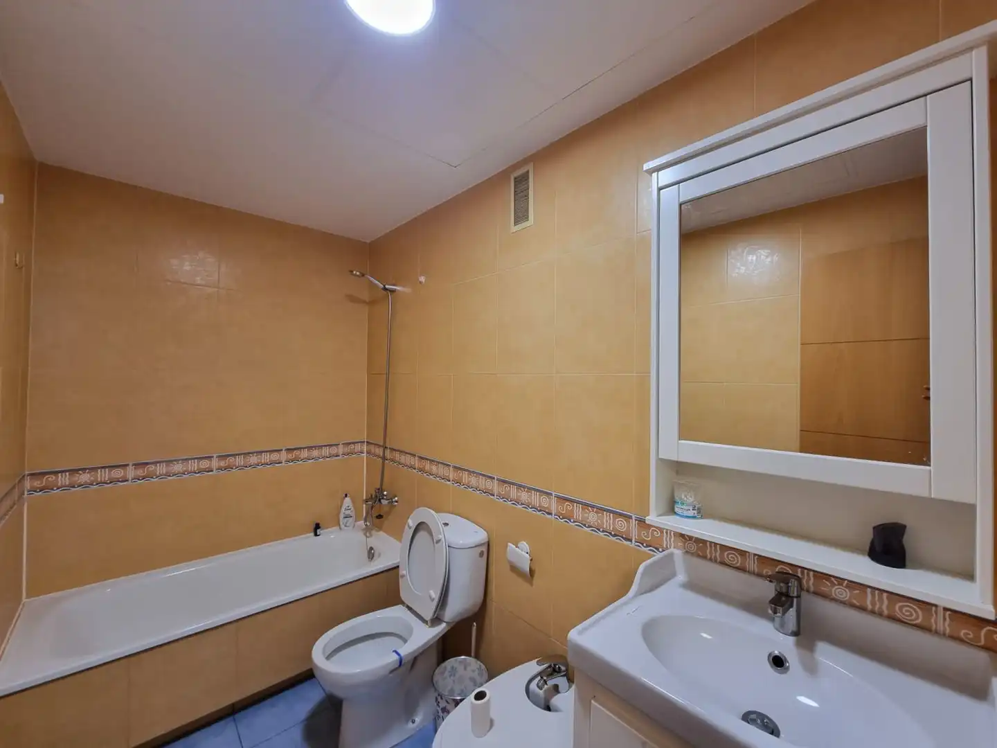 Baño de Piso en venta en Torremolinos con Aire acondicionado, Calefacción y Terraza